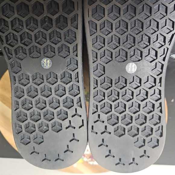 EUC Urban Sport by J/Slides Talia Stretch Knit Sneaker Black Sz W/11 MSRP $79.99 - Picture 14 of 16